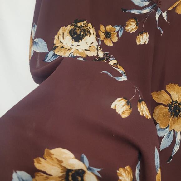 West K Floral Blouse Size M Brown Short Sleeve Semi-sheer Lightweight Top Fall - Picture 5 of 8